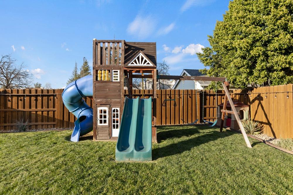 Detail Gallery Image 41 of 47 For 9523 Dunkerrin Way, Elk Grove,  CA 95758 - 3 Beds | 2/1 Baths