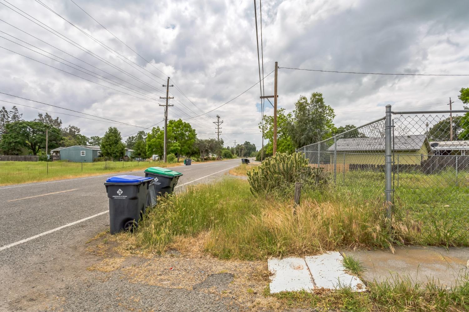 Sherwood Boulevard, Los Molinos, California image 7