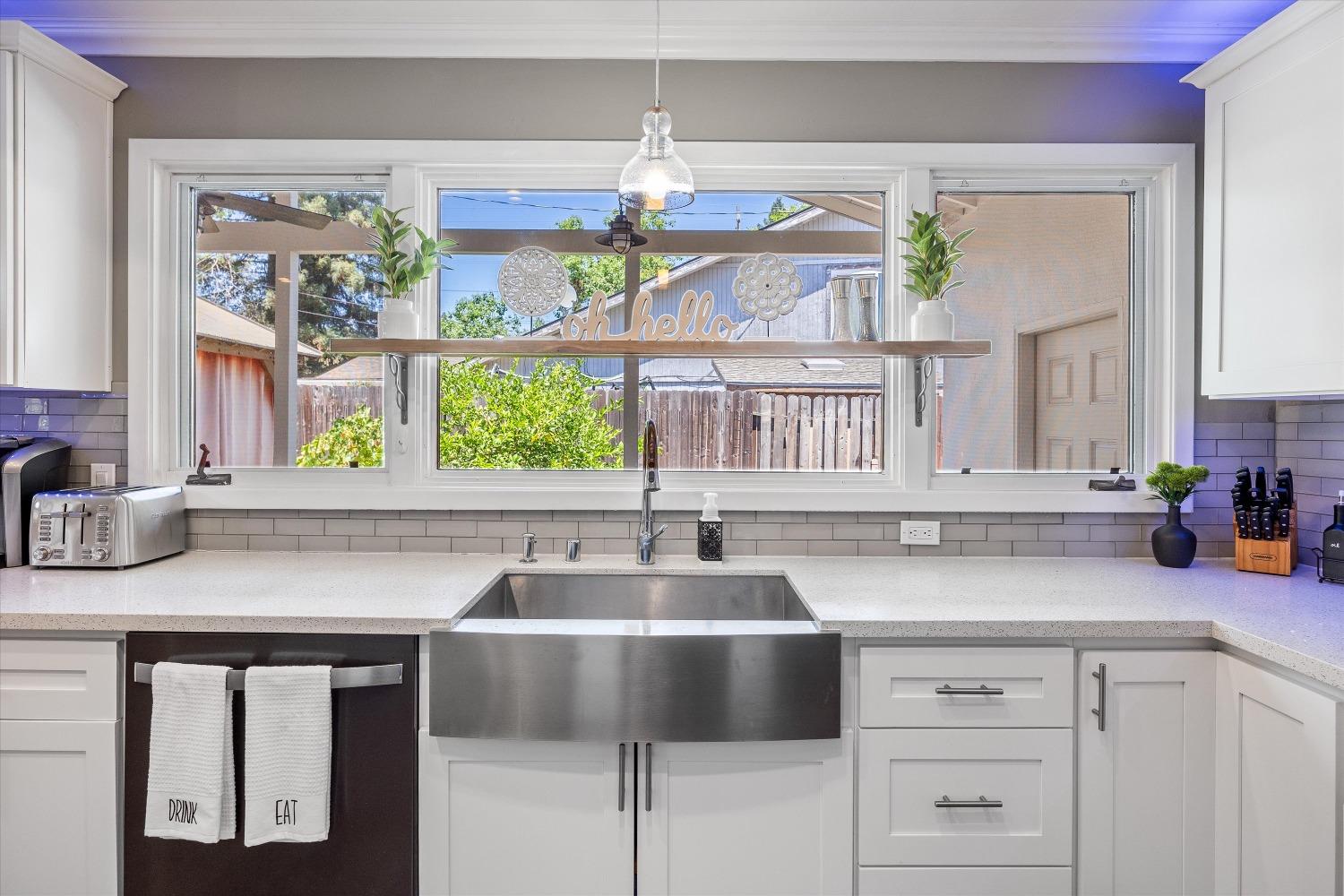 Detail Gallery Image 12 of 44 For 8175 Waikiki Dr, Fair Oaks,  CA 95628 - 4 Beds | 2 Baths