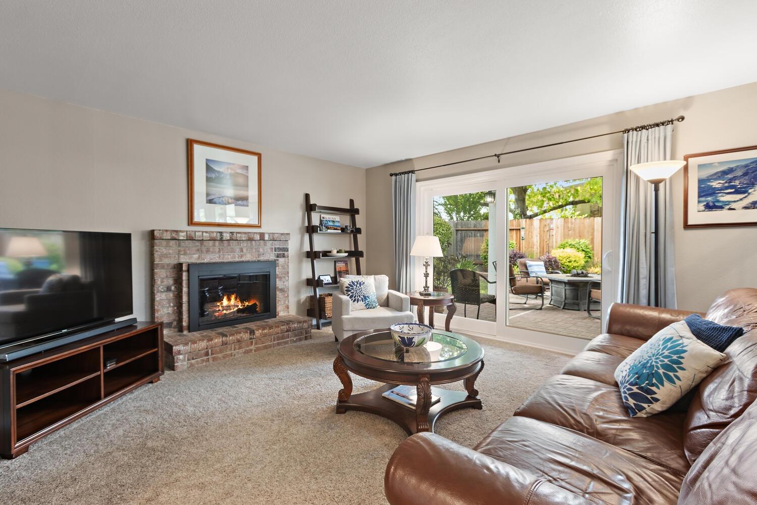 Detail Gallery Image 18 of 56 For 19 Green Mist Ct, Sacramento,  CA 95831 - 4 Beds | 3 Baths