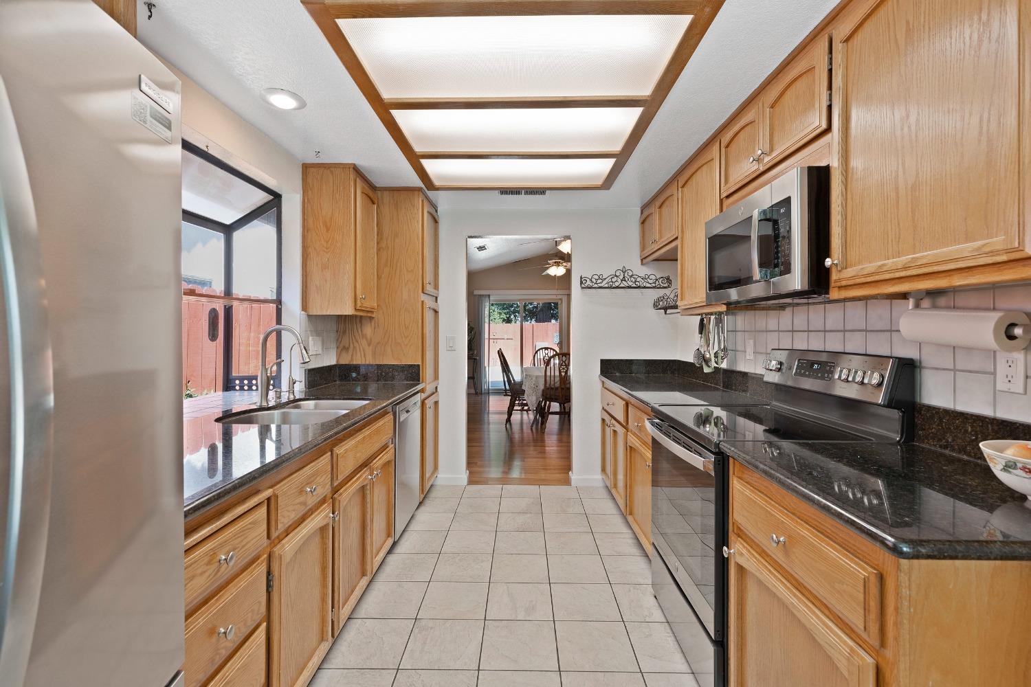 Detail Gallery Image 11 of 34 For 1616 Bergen Dr, Modesto,  CA 95350 - 3 Beds | 2 Baths