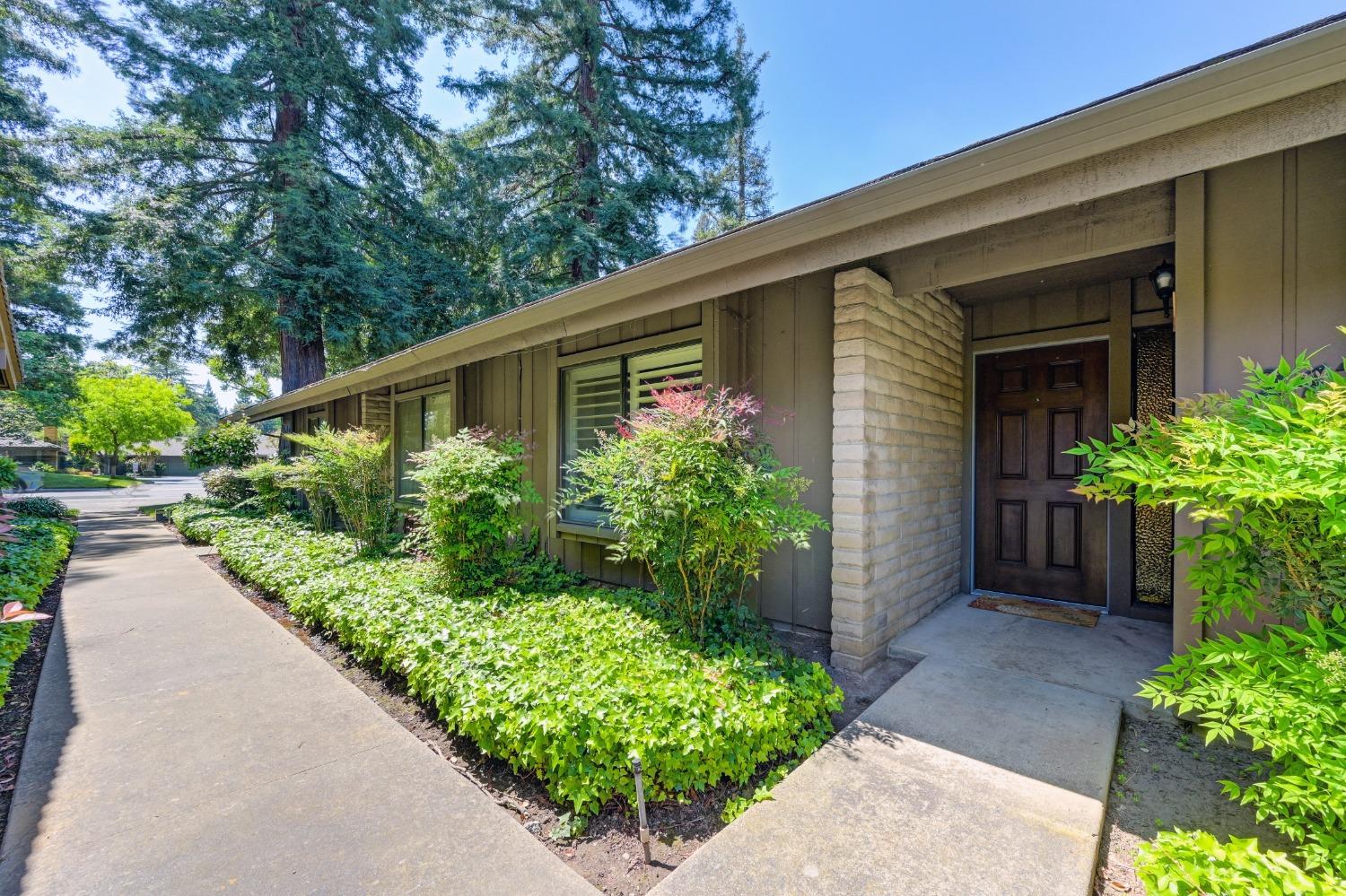 Detail Gallery Image 13 of 61 For 2473 American River Dr, Sacramento,  CA 95825 - – Beds | – Baths