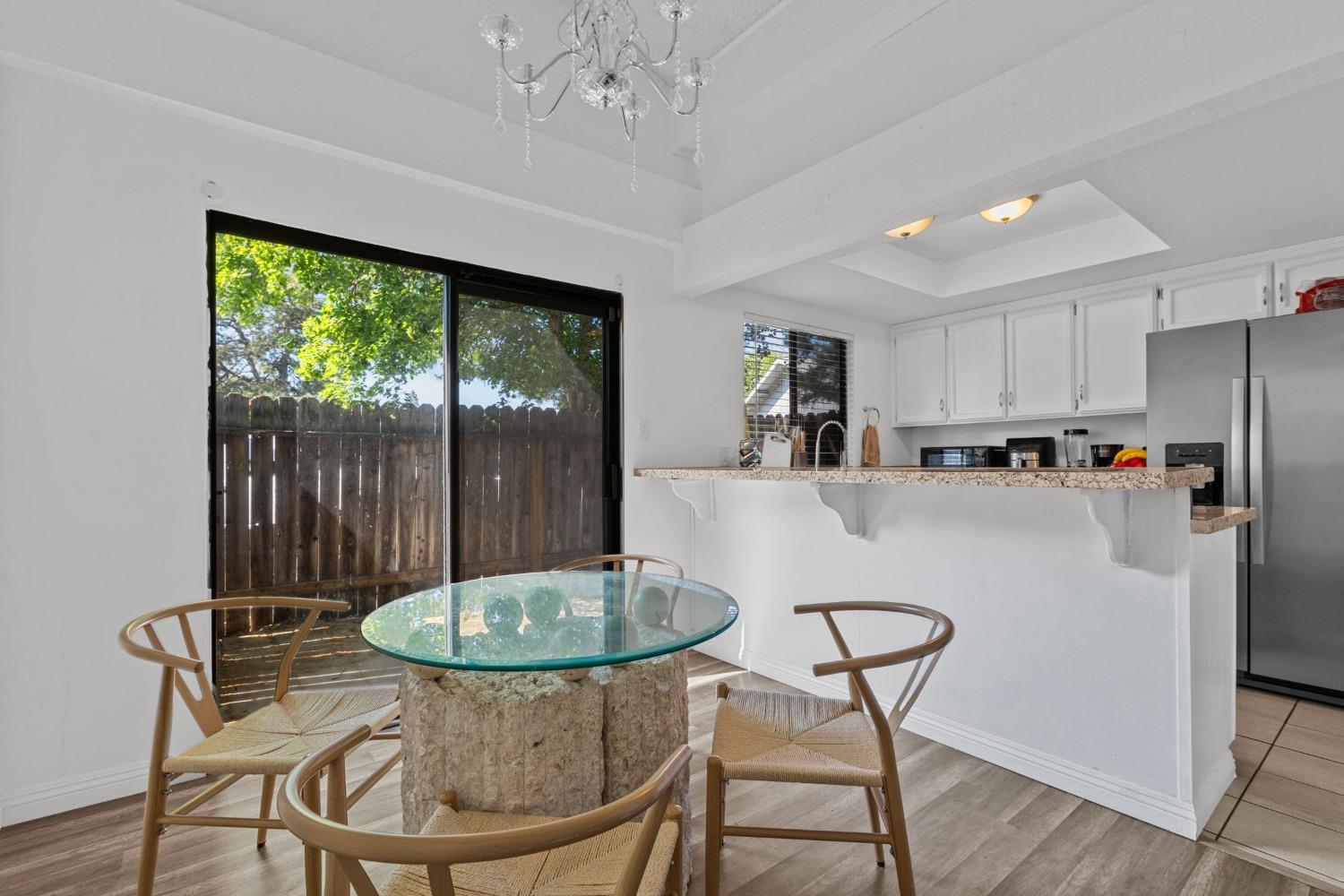 Photo #6: 225056084 Listing: Photo #6