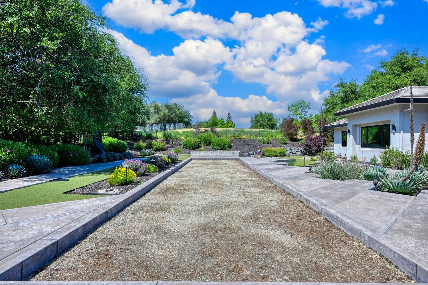 Detail Gallery Image 60 of 73 For 8452 Jomar Ln, Fair Oaks,  CA 95628 - 4 Beds | 4/1 Baths