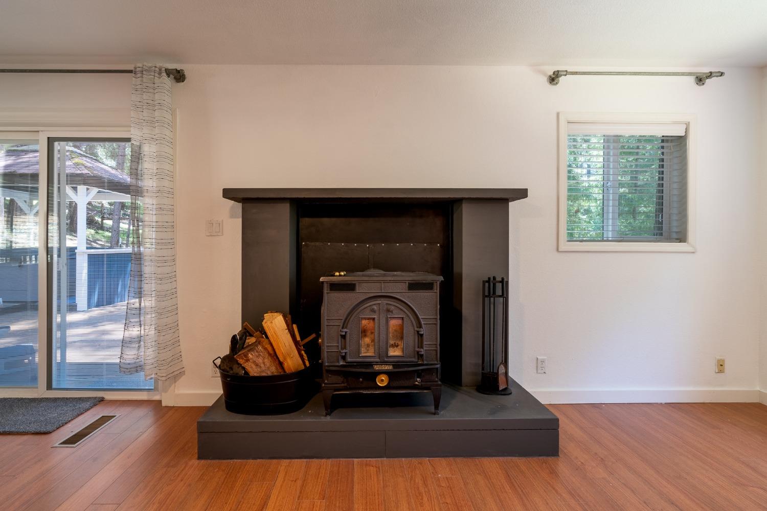 Detail Gallery Image 18 of 54 For 16199 Pioneer Creek Rd, Pioneer,  CA 95666 - 4 Beds | 2 Baths