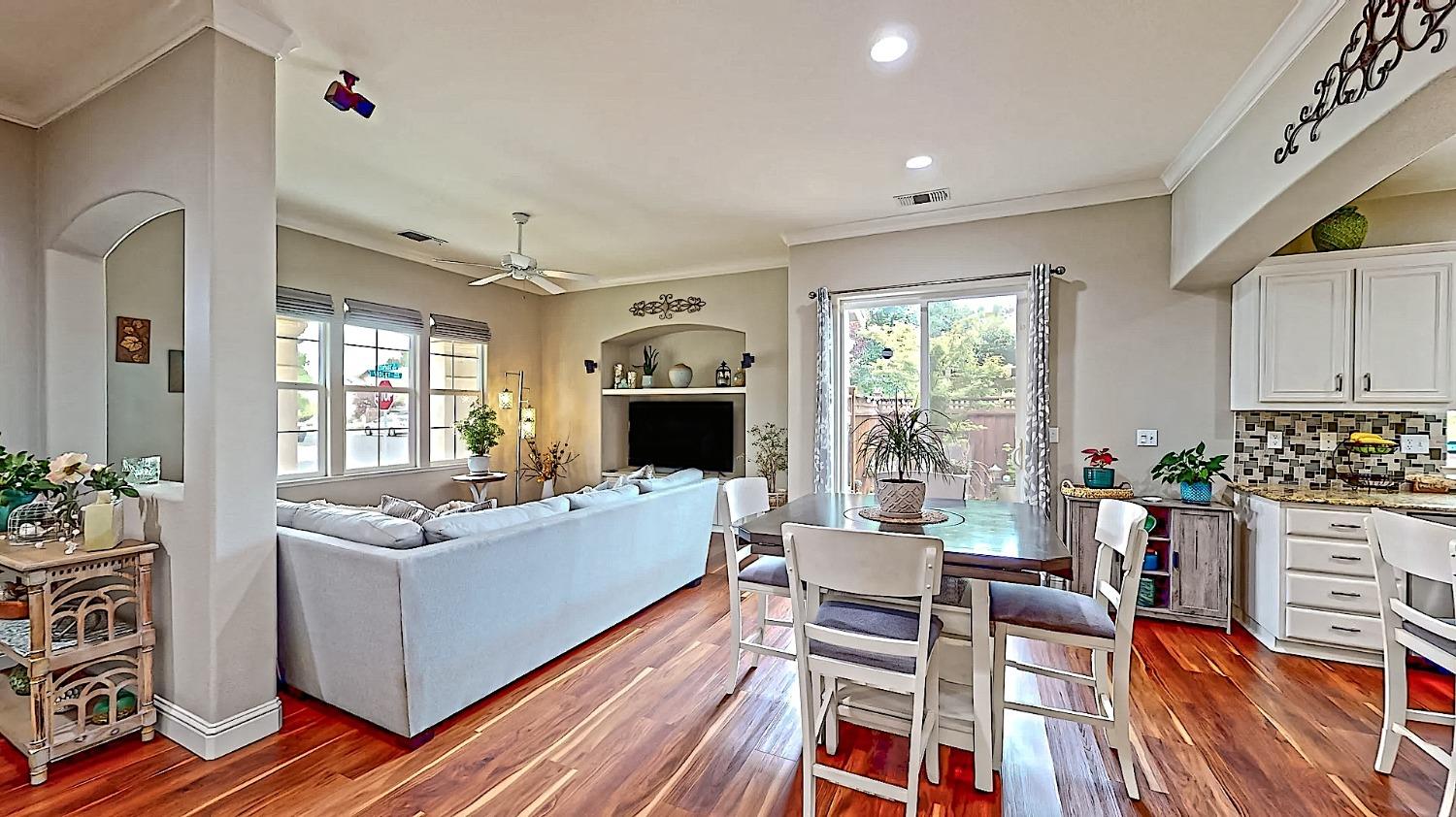 Detail Gallery Image 8 of 48 For 1281 Violet Way, Turlock,  CA 95382 - 3 Beds | 2/1 Baths