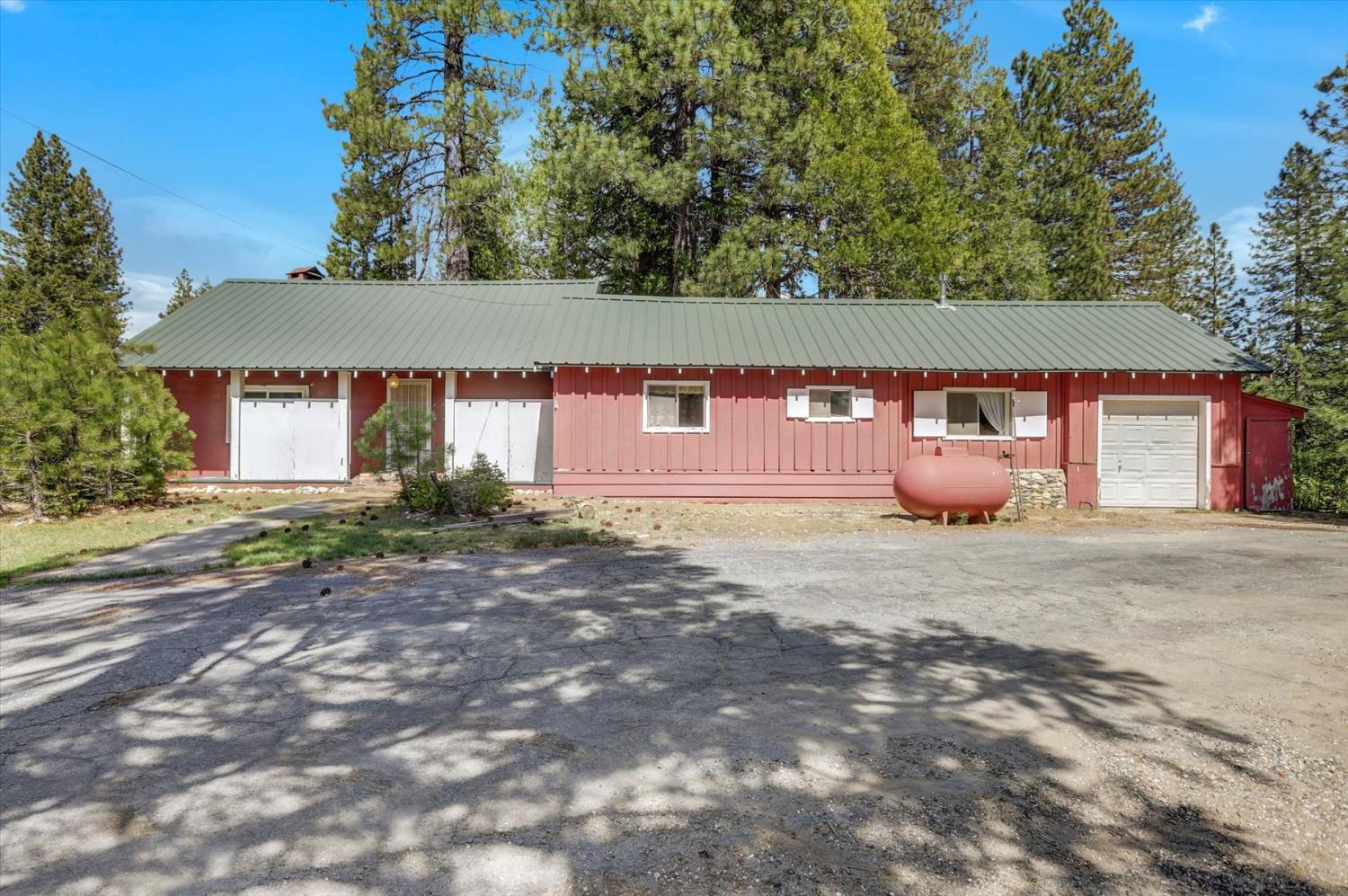 Detail Gallery Image 2 of 59 For 2051 Warren Hill Rd, Strawberry Valley,  CA 95981 - 1 Beds | 1 Baths