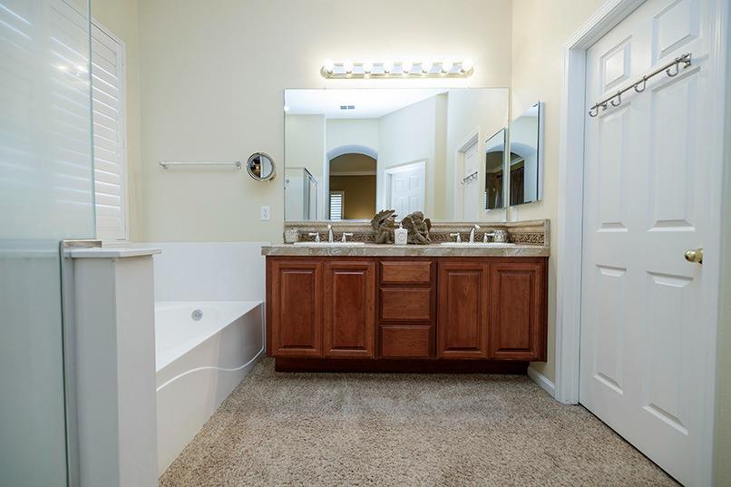 Detail Gallery Image 19 of 77 For 2001 Dayton Ave, Modesto,  CA 95356 - 3 Beds | 3 Baths