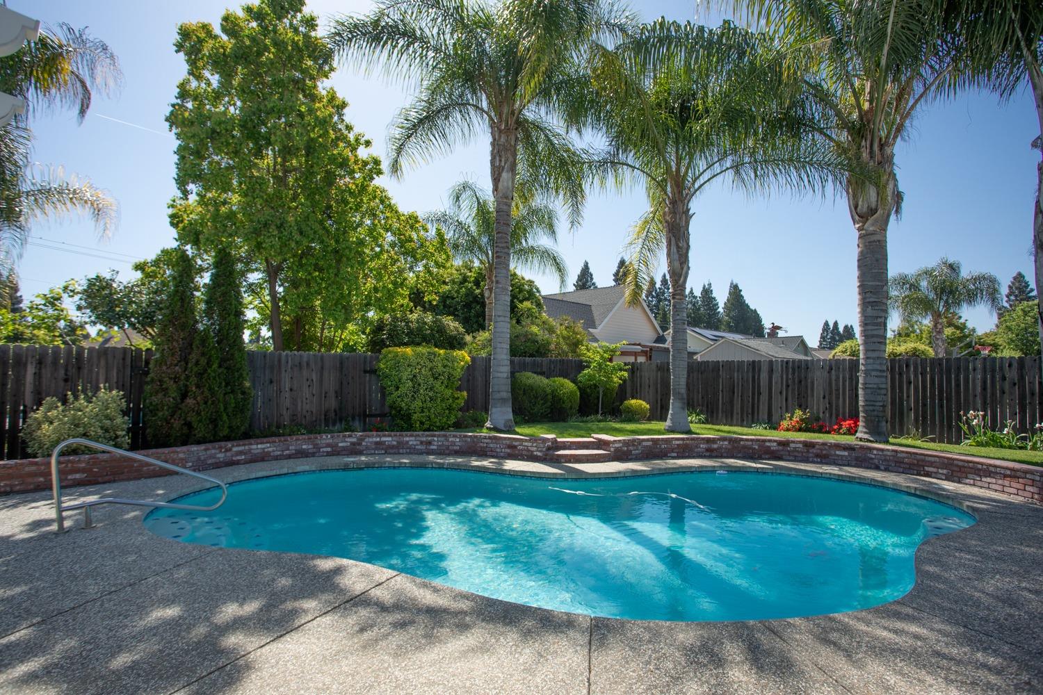 Detail Gallery Image 2 of 81 For 1612 Portofino Dr, Yuba City,  CA 95993 - 3 Beds | 2 Baths