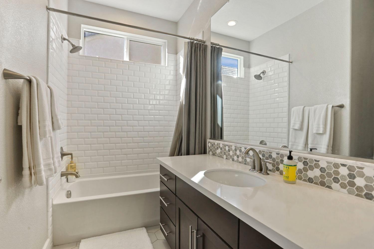 Detail Gallery Image 18 of 39 For 3109 Olympic Ave, Lodi,  CA 95240 - 3 Beds | 2 Baths