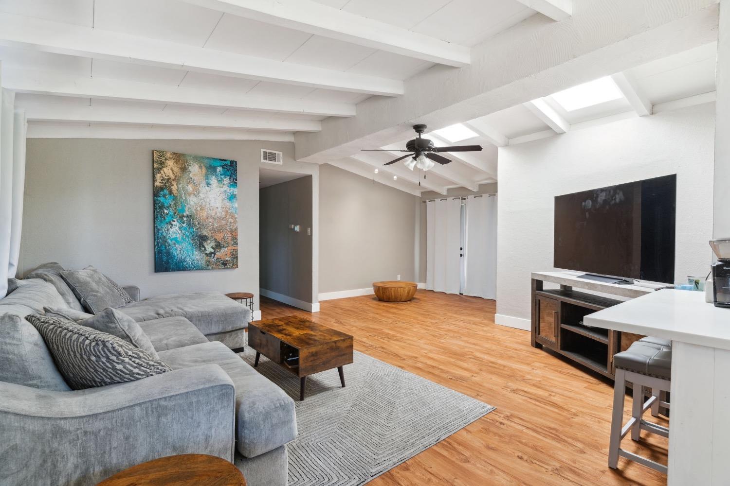 Detail Gallery Image 13 of 41 For 605 W Hampton Dr, Roseville,  CA 95678 - 4 Beds | 2 Baths