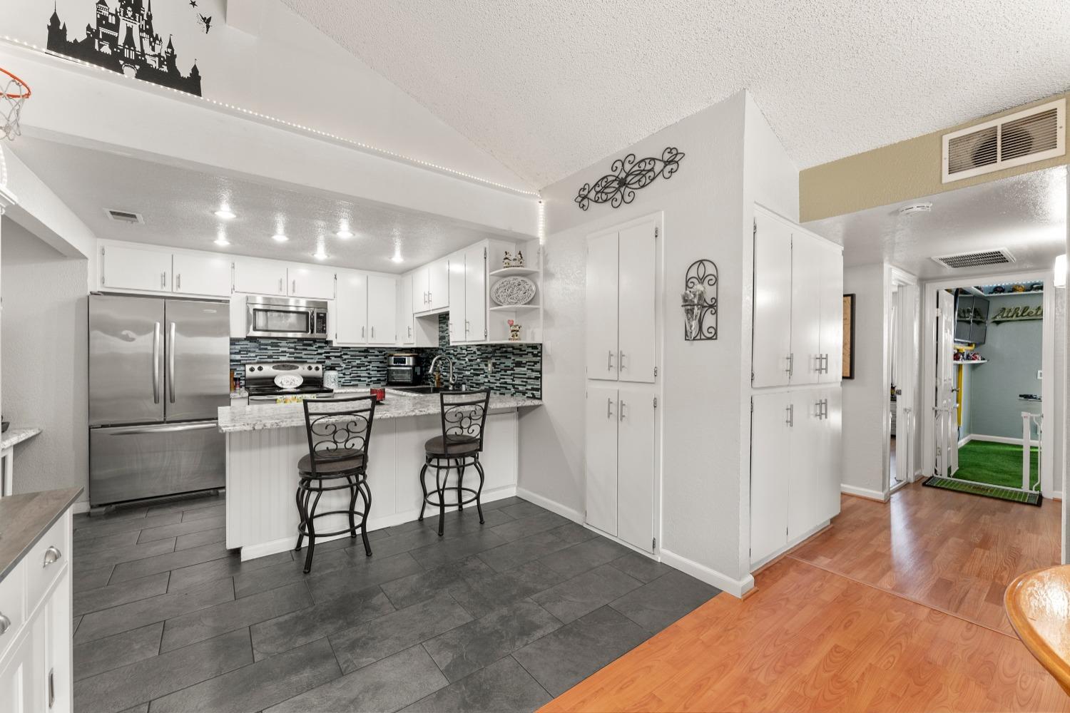 property-img