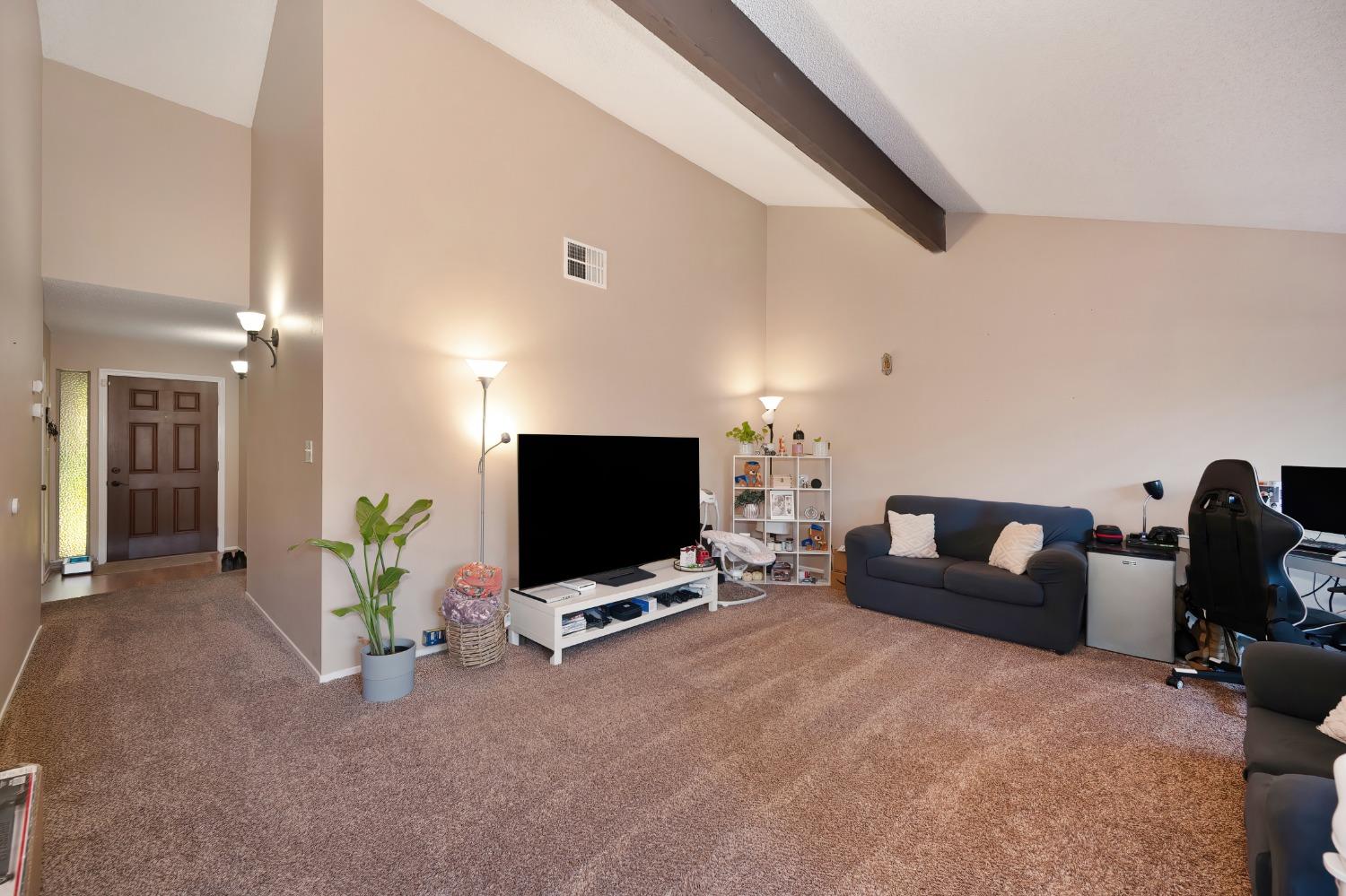 Detail Gallery Image 19 of 61 For 2473 American River Dr, Sacramento,  CA 95825 - – Beds | – Baths