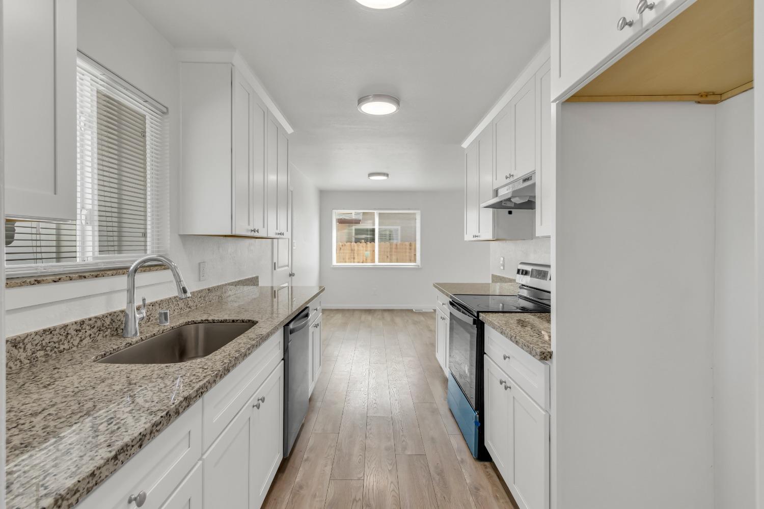 Detail Gallery Image 15 of 56 For 5418 Canfield Ave, Carmichael,  CA 95608 - 3 Beds | 2 Baths