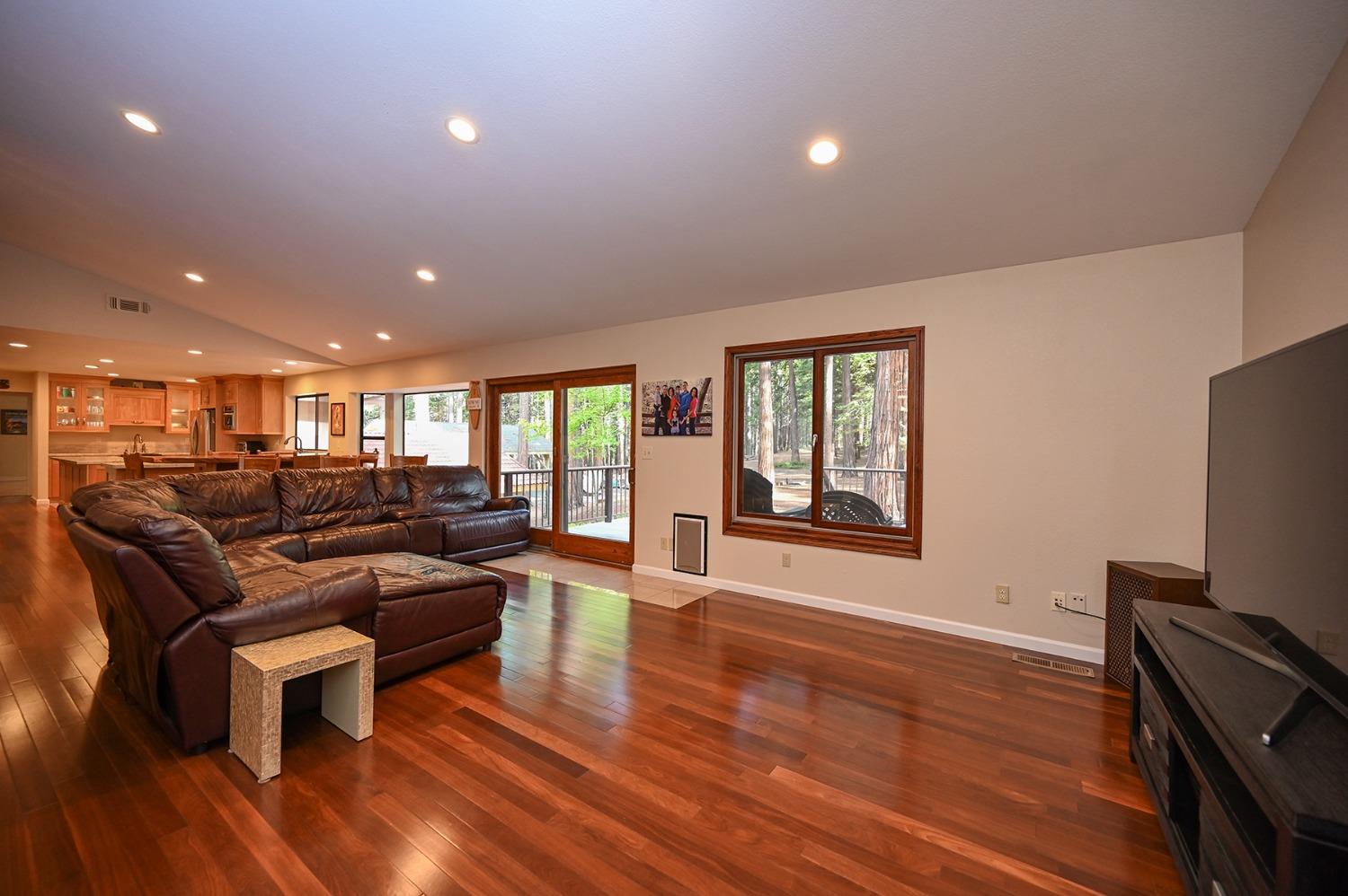 Bela Vista Drive, Pollock Pines, California image 16