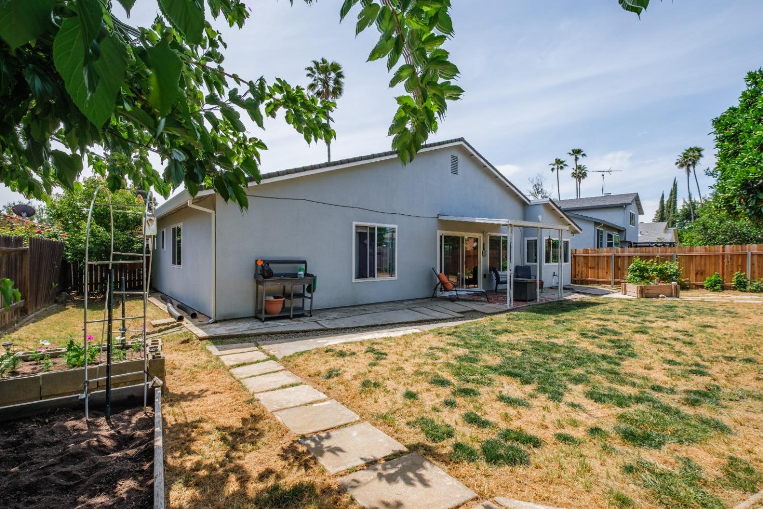 Detail Gallery Image 34 of 35 For 3121 Huntsman Dr, Sacramento,  CA 95826 - 3 Beds | 2 Baths