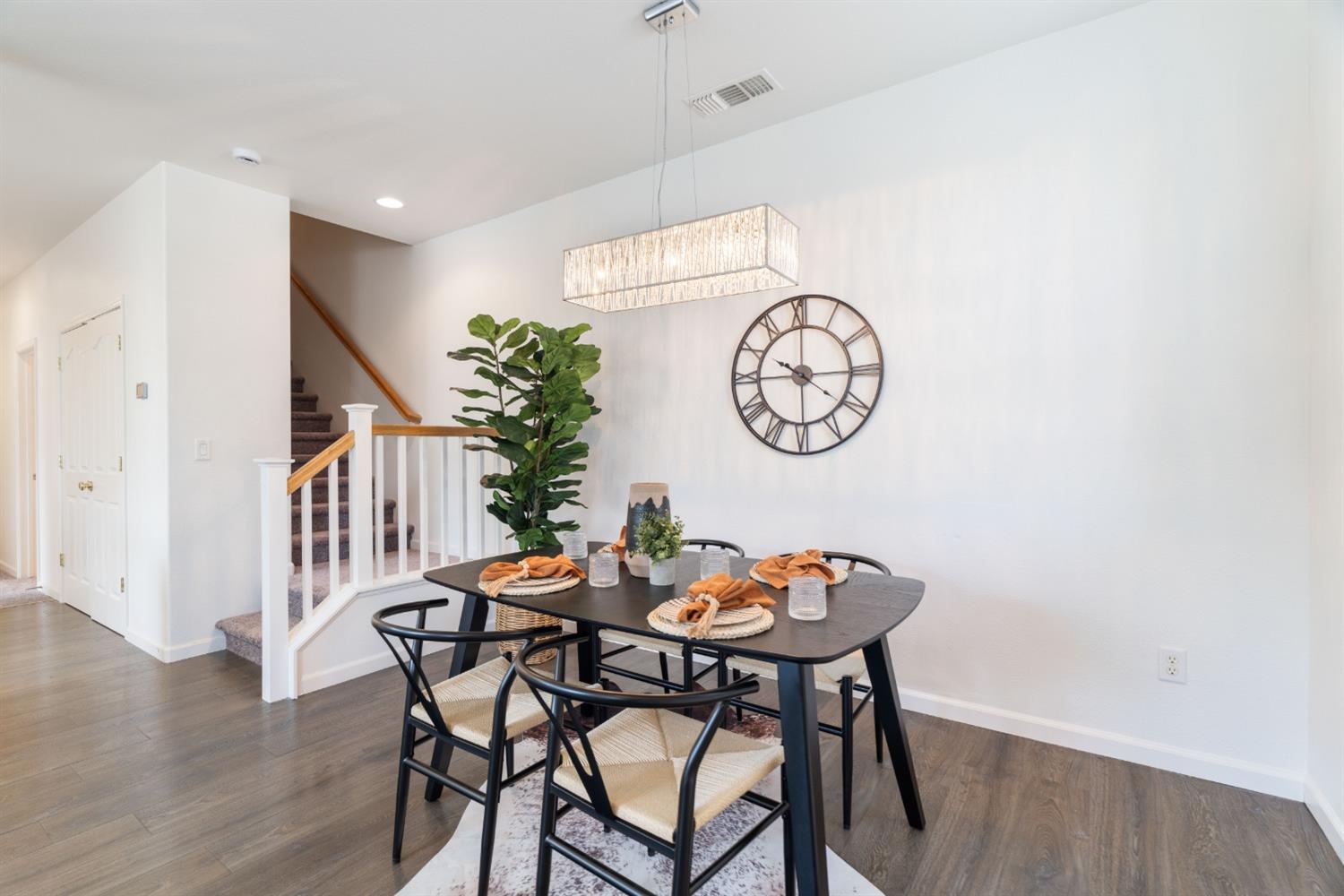Detail Gallery Image 6 of 29 For 3660 N Manera Rica Dr, Sacramento,  CA 95834 - 4 Beds | 3 Baths