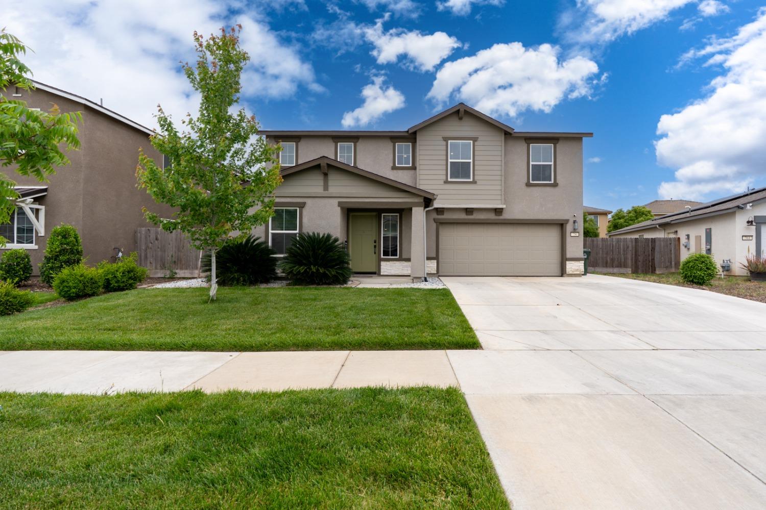 Detail Gallery Image 2 of 57 For 756 Heitz Way, Merced,  CA 95348 - 5 Beds | 3 Baths