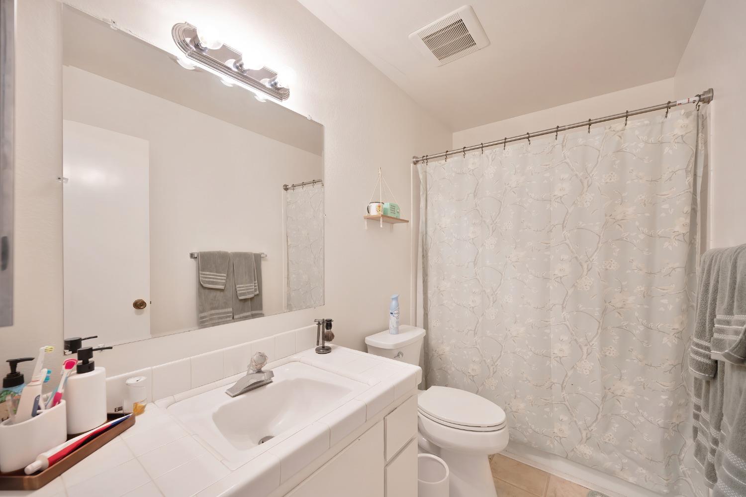 Detail Gallery Image 31 of 61 For 2473 American River Dr, Sacramento,  CA 95825 - – Beds | – Baths