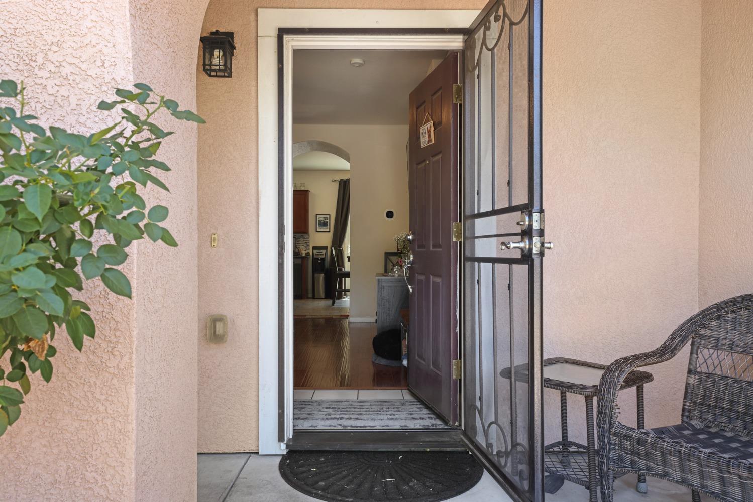 Detail Gallery Image 3 of 28 For 10680 Sellers Cir, Stockton,  CA 95209 - 3 Beds | 2/1 Baths
