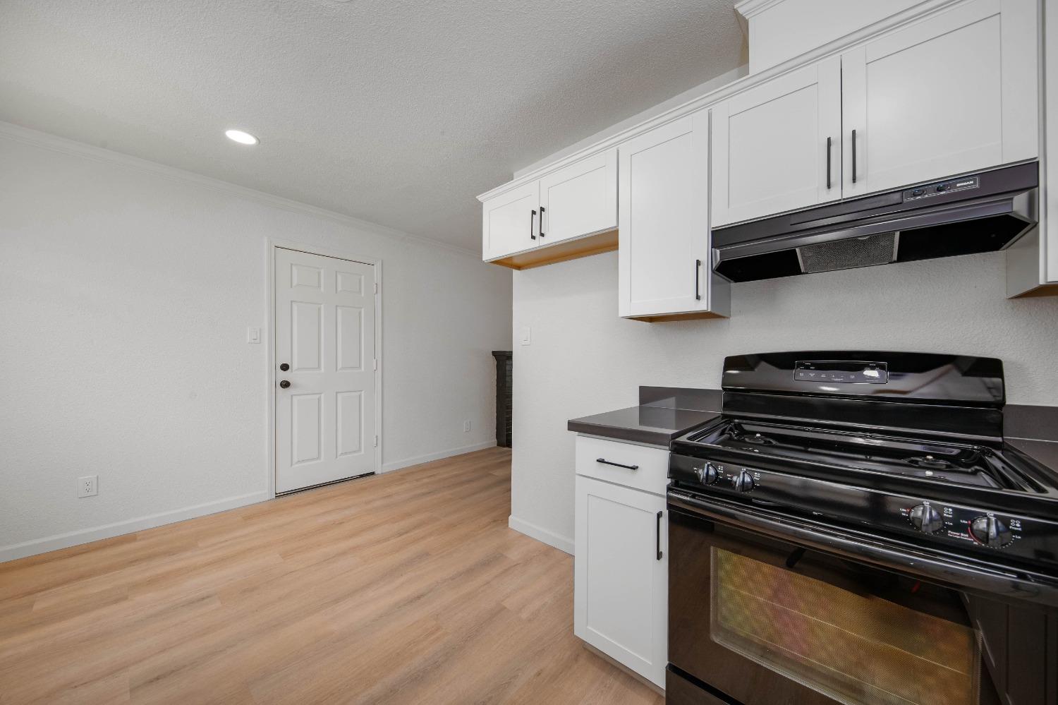 Detail Gallery Image 18 of 32 For 3037 W Monterey Ave, Stockton,  CA 95204 - 3 Beds | 1 Baths