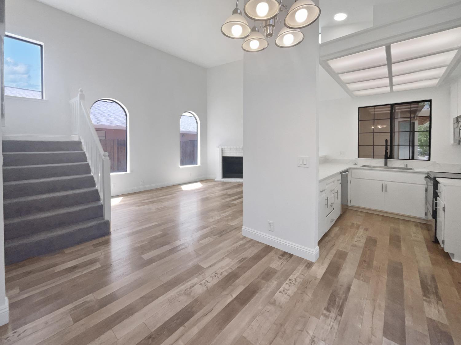 Detail Gallery Image 9 of 22 For 1465 E Hidalgo Cir #E,  Roseville,  CA 95747 - 3 Beds | 2 Baths