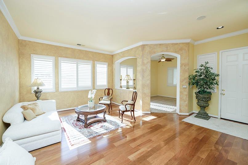 Detail Gallery Image 11 of 77 For 2001 Dayton Ave, Modesto,  CA 95356 - 3 Beds | 3 Baths