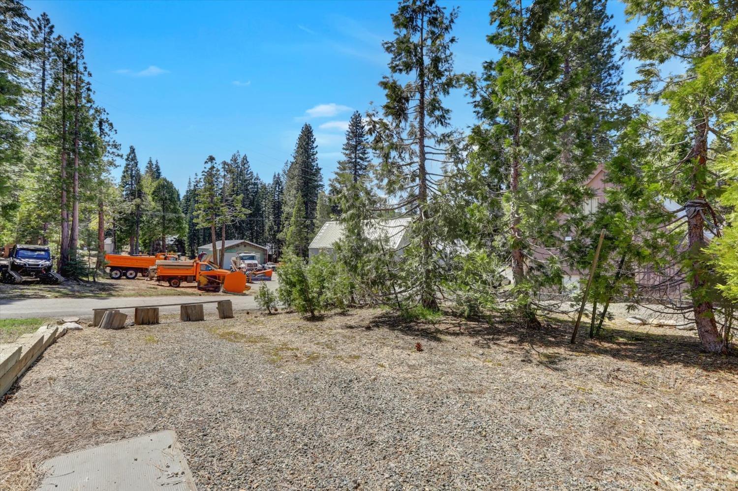 Detail Gallery Image 8 of 59 For 2051 Warren Hill Rd, Strawberry Valley,  CA 95981 - 1 Beds | 1 Baths