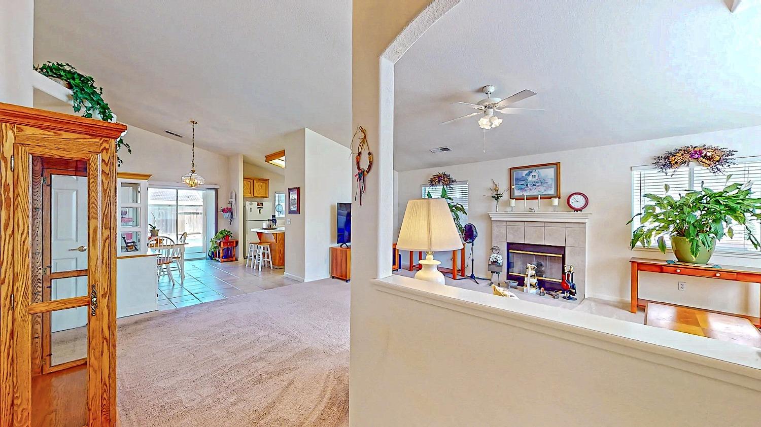 Detail Gallery Image 5 of 35 For 6007 Lenay Way, Riverbank,  CA 95367 - 3 Beds | 2 Baths