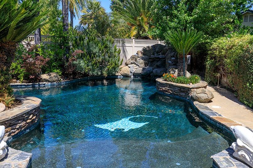 Detail Gallery Image 6 of 77 For 2001 Dayton Ave, Modesto,  CA 95356 - 3 Beds | 3 Baths