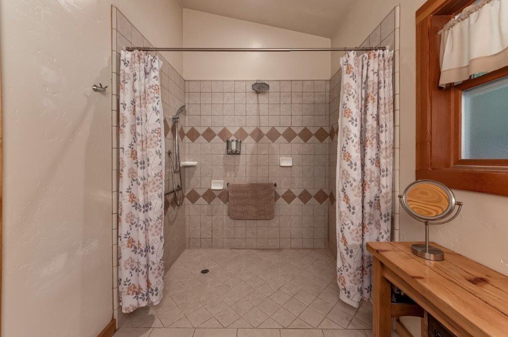 Oak Circle, Arnold, California image 25
