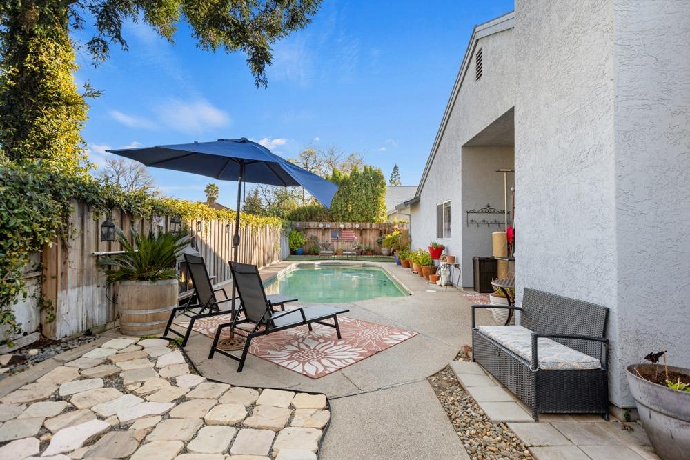 Detail Gallery Image 34 of 45 For 9524 Dunkerrin Way, Elk Grove,  CA 95758 - 3 Beds | 2 Baths