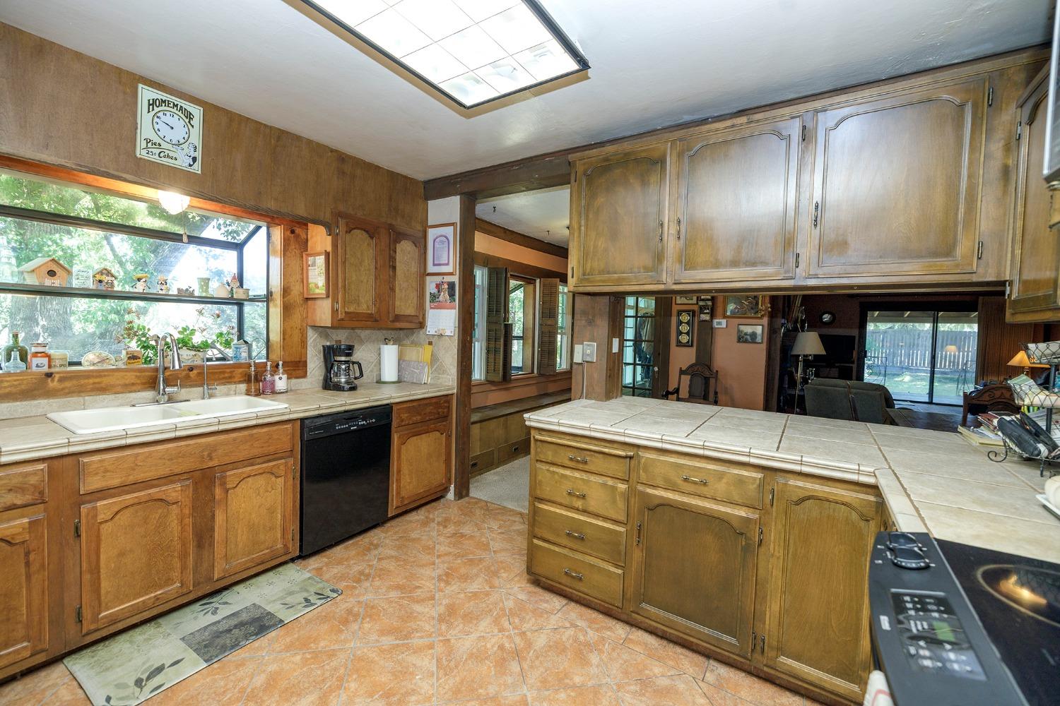 Detail Gallery Image 34 of 55 For 10600 Pioneer Ave, Oakdale,  CA 95361 - 5 Beds | 2 Baths
