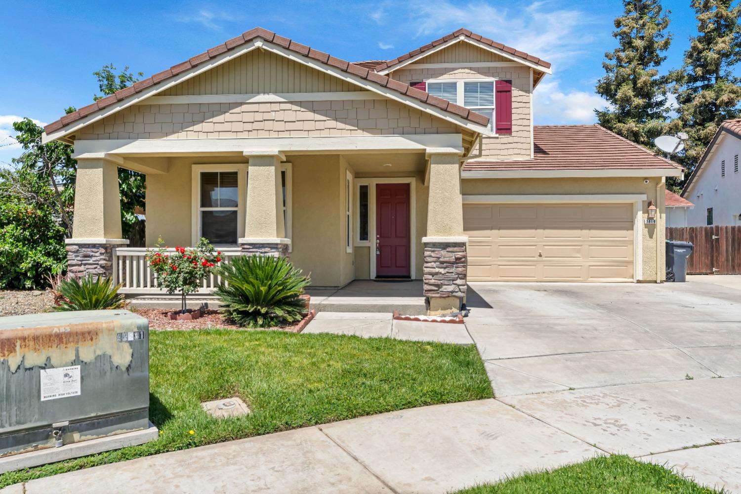 Detail Gallery Image 2 of 36 For 3819 Escena Ct, Turlock,  CA 95382 - 5 Beds | 3 Baths