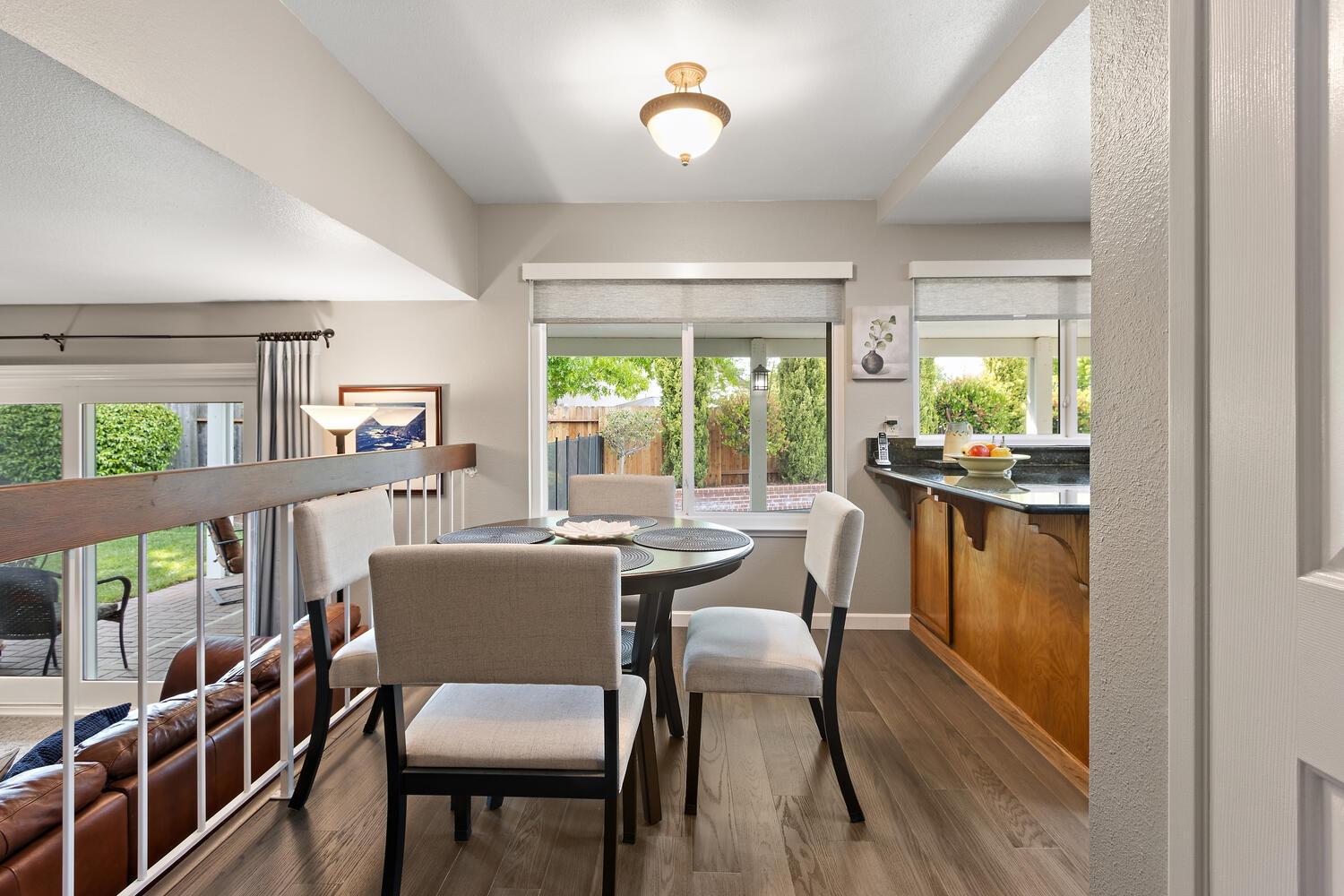 Detail Gallery Image 16 of 56 For 19 Green Mist Ct, Sacramento,  CA 95831 - 4 Beds | 3 Baths