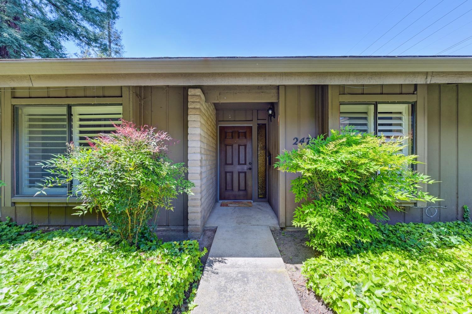Detail Gallery Image 1 of 61 For 2473 American River Dr, Sacramento,  CA 95825 - – Beds | – Baths