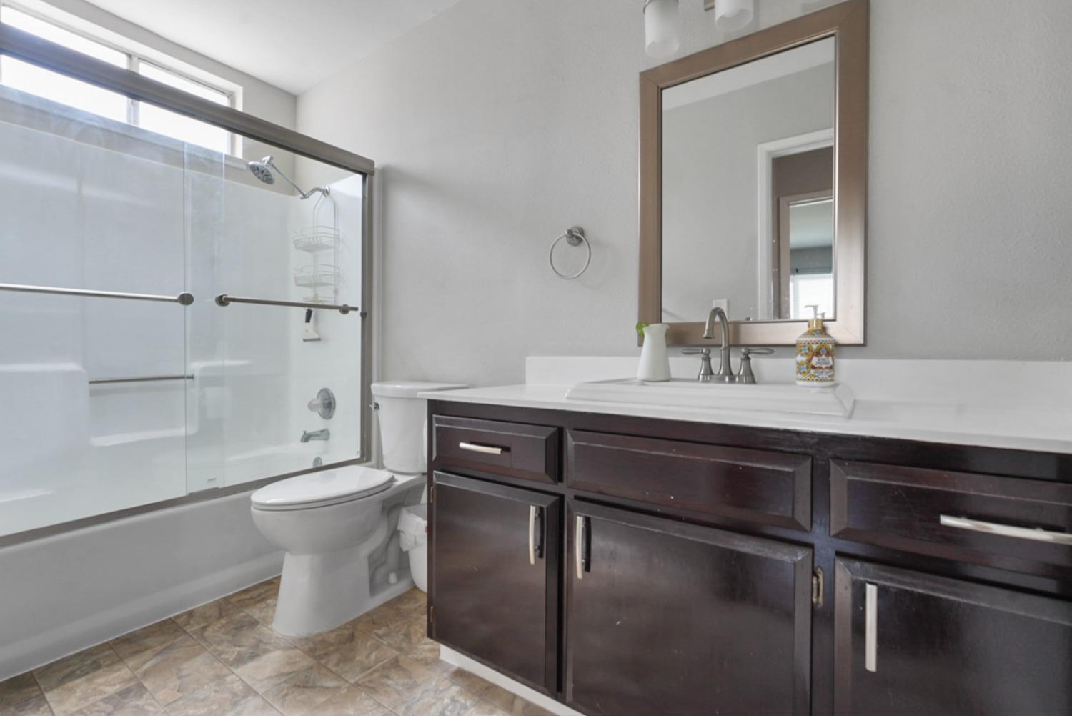 Detail Gallery Image 16 of 27 For 1349 Quail St, Los Banos,  CA 93635 - 3 Beds | 2 Baths