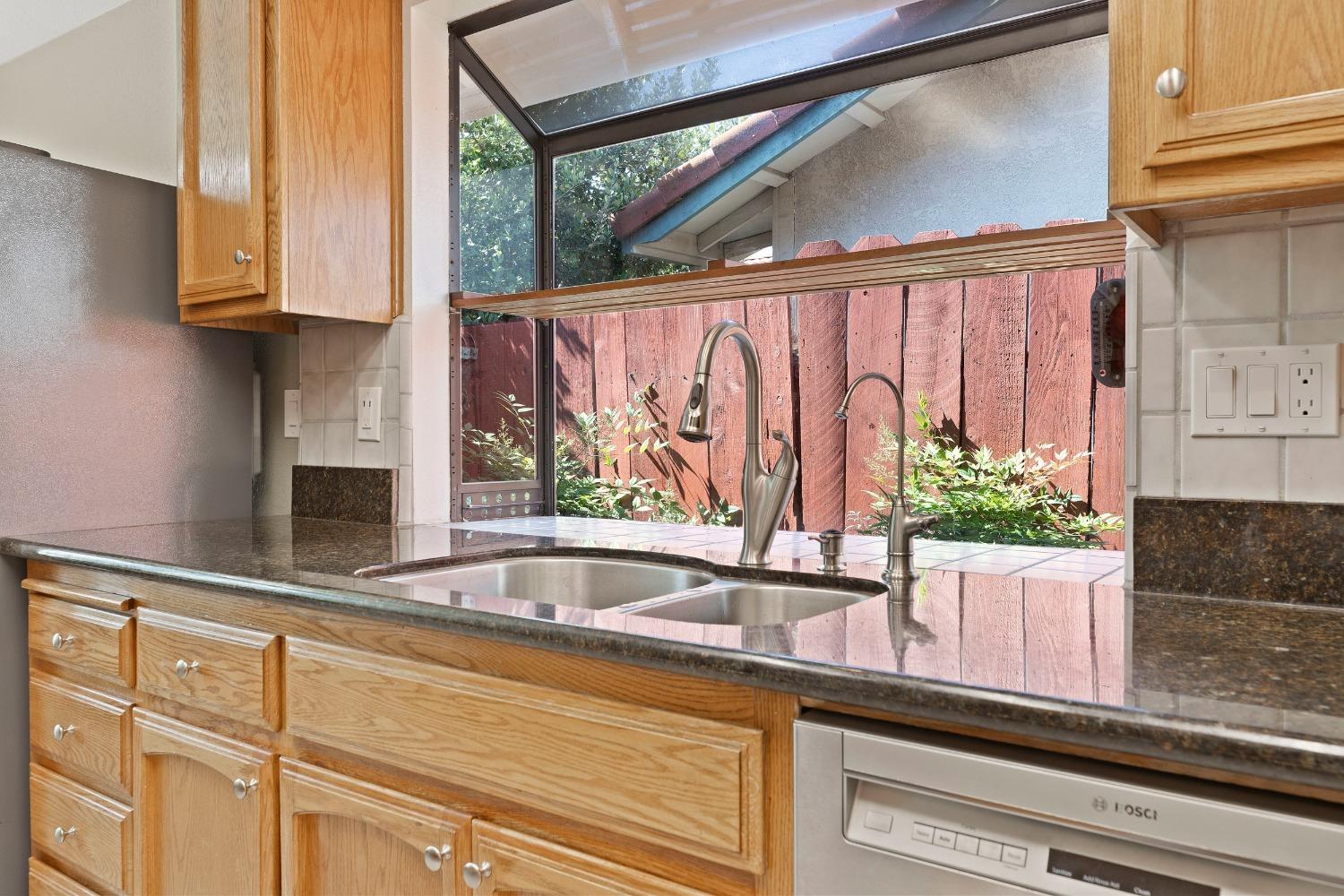 Detail Gallery Image 12 of 34 For 1616 Bergen Dr, Modesto,  CA 95350 - 3 Beds | 2 Baths