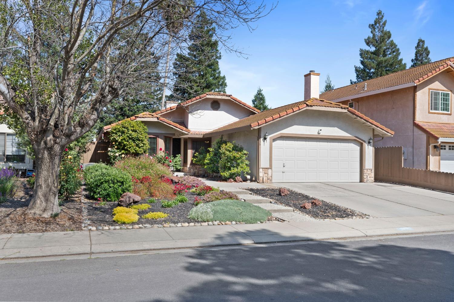 Detail Gallery Image 2 of 34 For 1616 Bergen Dr, Modesto,  CA 95350 - 3 Beds | 2 Baths