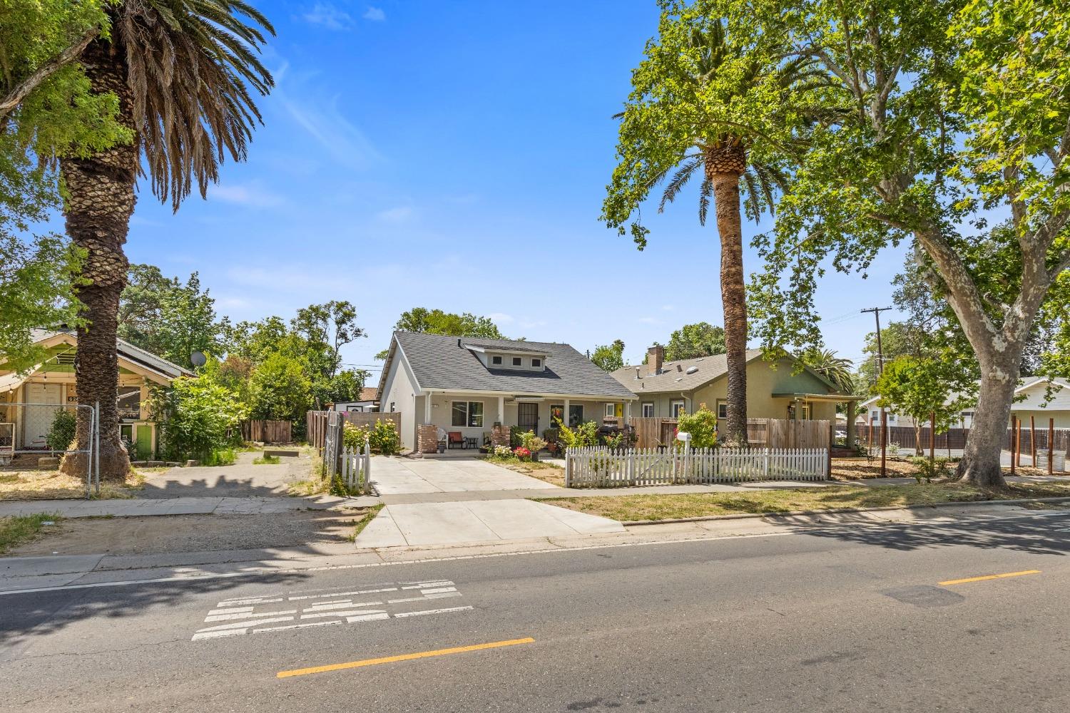 Detail Gallery Image 19 of 26 For 610 El Camino Ave, Sacramento,  CA 95815 - 5 Beds | 3 Baths