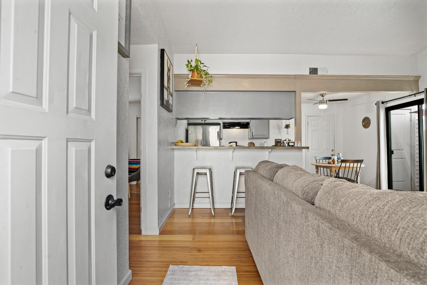 Detail Gallery Image 3 of 20 For 2524 Winchester Dr #3,  Lodi,  CA 95240 - 2 Beds | 1 Baths