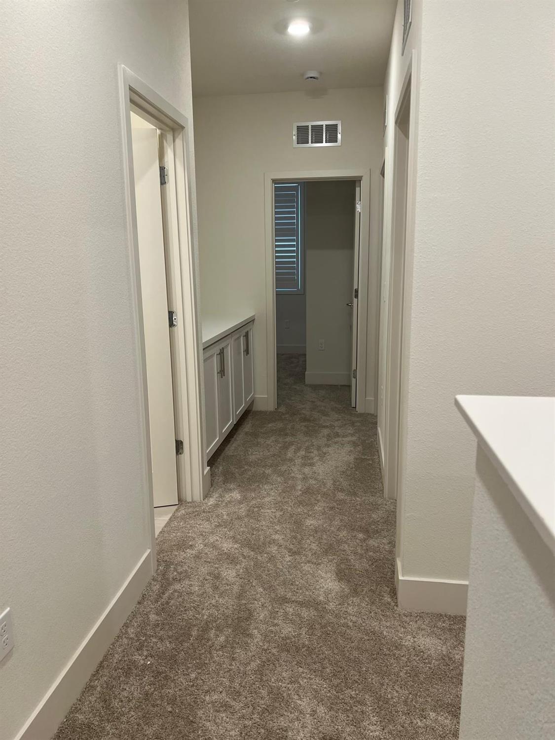 Detail Gallery Image 16 of 44 For 5628 Kusnick Ave, Tracy,  CA 95375 - 5 Beds | 3/1 Baths