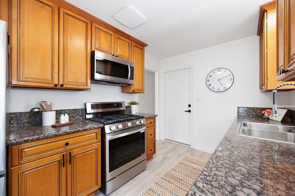 Detail Gallery Image 23 of 44 For 2517 Zinfandel Dr, Rancho Cordova,  CA 95670 - 3 Beds | 2 Baths