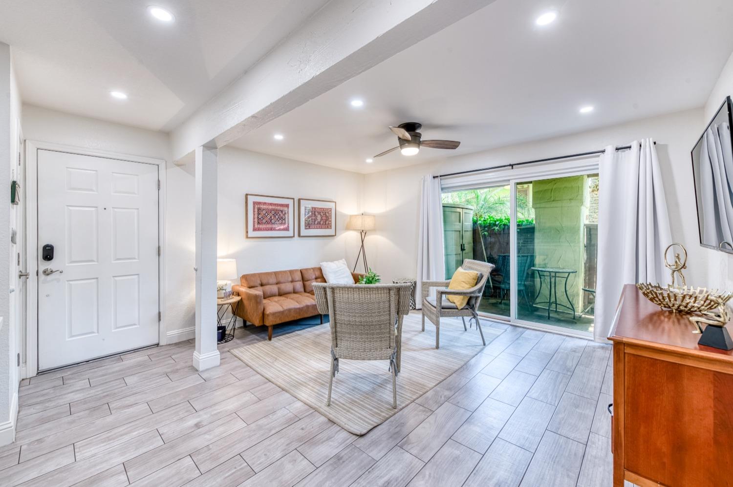 Detail Gallery Image 11 of 25 For 2881 Huntington Blvd #116,  Fresno,  CA 93721 - 1 Beds | 1 Baths
