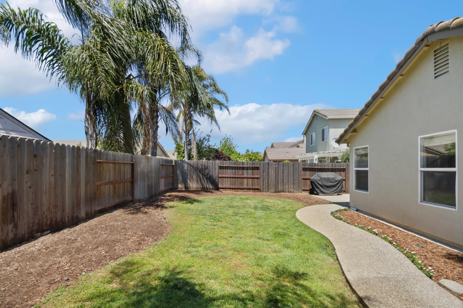 Detail Gallery Image 46 of 57 For 10092 Teddington Way, Elk Grove,  CA 95624 - 3 Beds | 2 Baths