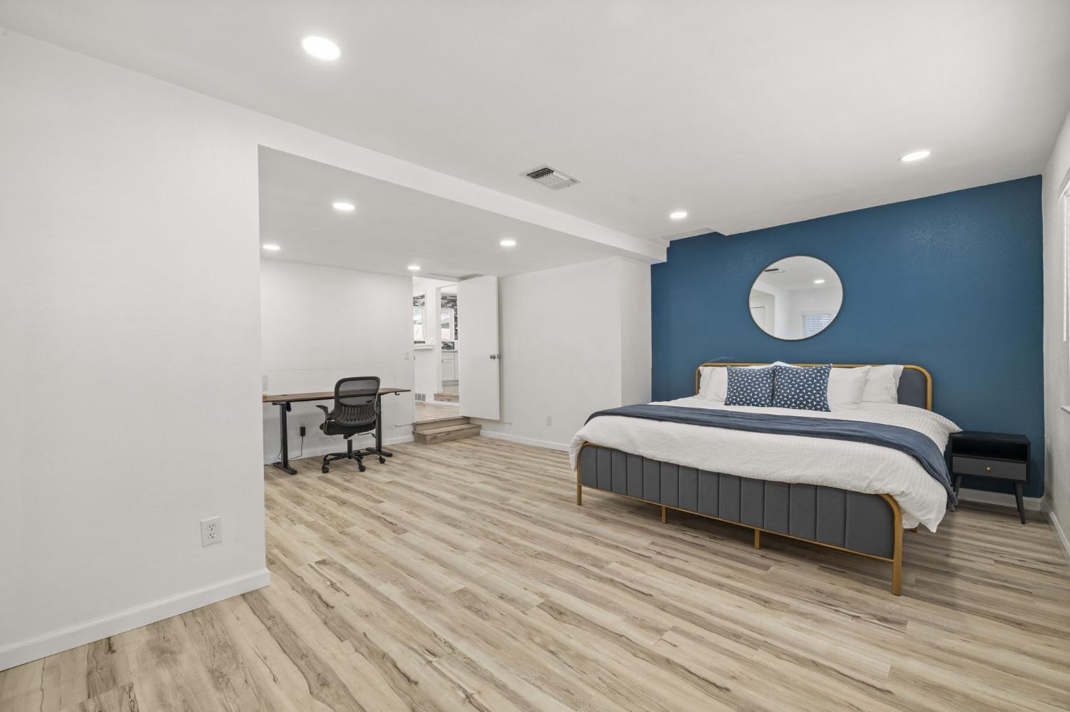 Detail Gallery Image 14 of 18 For 7409 East Pkwy, Sacramento,  CA 95823 - 4 Beds | 2 Baths
