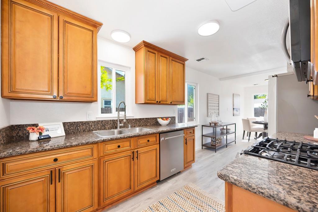 Detail Gallery Image 19 of 44 For 2517 Zinfandel Dr, Rancho Cordova,  CA 95670 - 3 Beds | 2 Baths