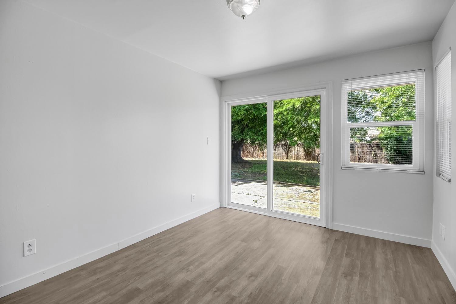 Detail Gallery Image 9 of 44 For 5720 Ortega St, Sacramento,  CA 95824 - 3 Beds | 2 Baths