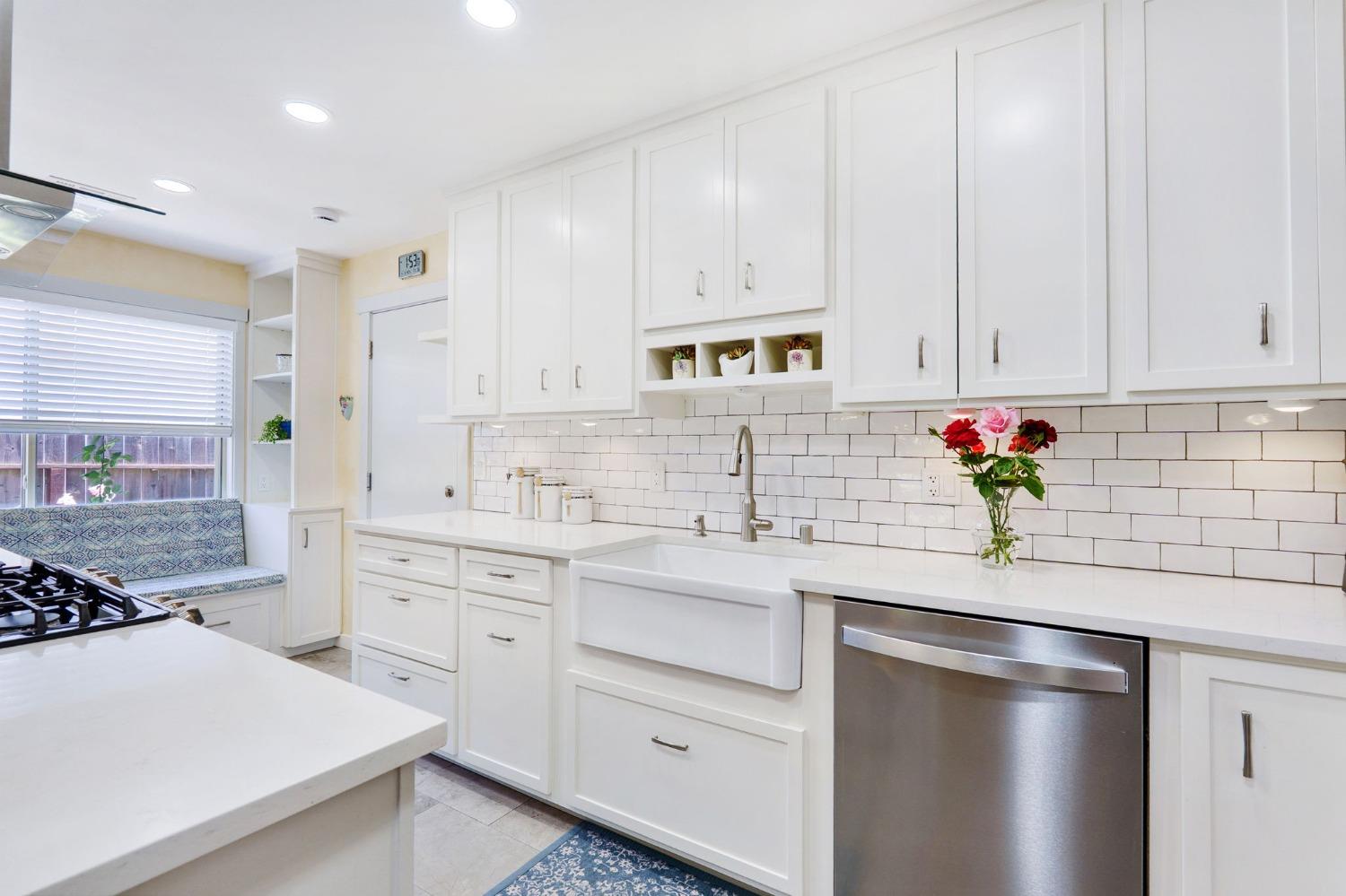 Detail Gallery Image 6 of 30 For 2821 Loyola Dr, Davis,  CA 95618 - 3 Beds | 2 Baths