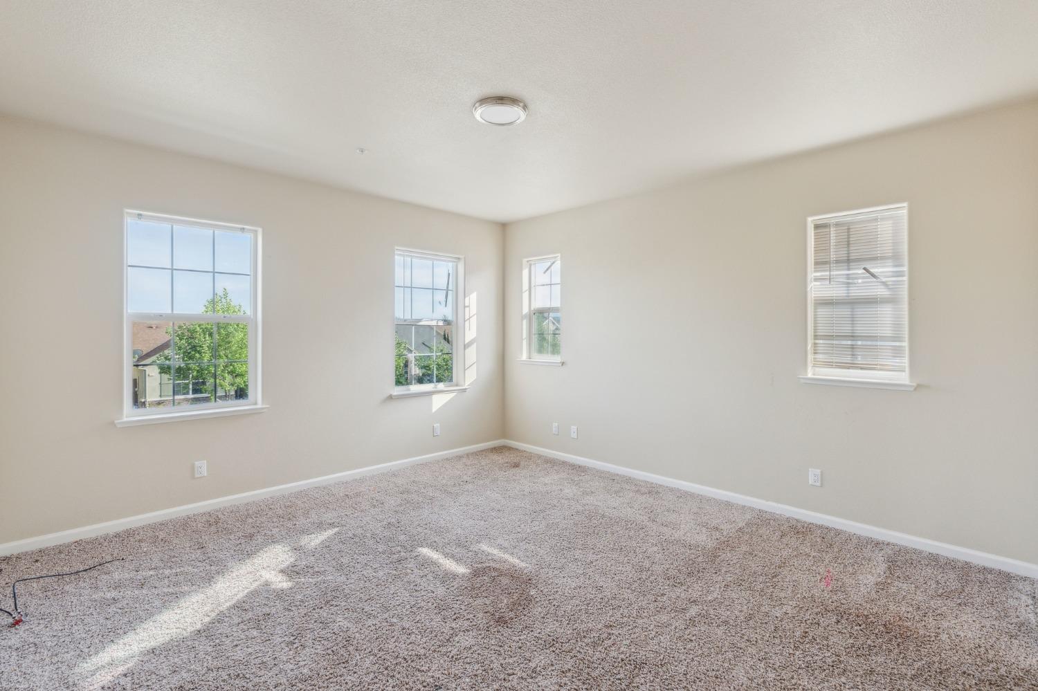 Detail Gallery Image 17 of 29 For 604 Cecily St, King City,  CA 93930 - 5 Beds | 3 Baths